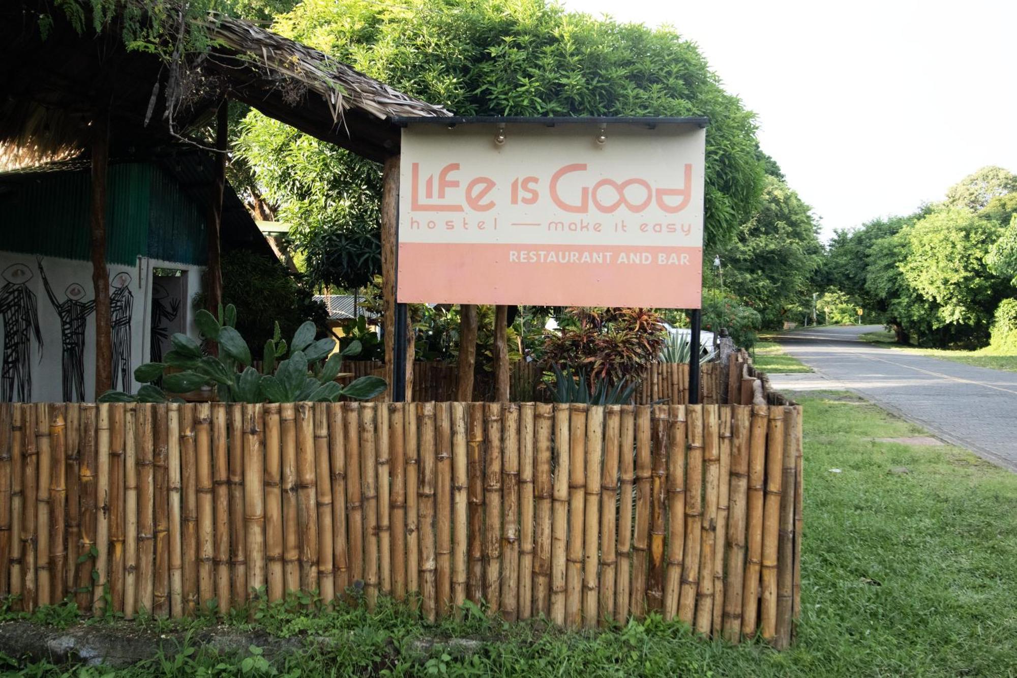 Hostel Life Is Good Moyogalpa Exterior photo